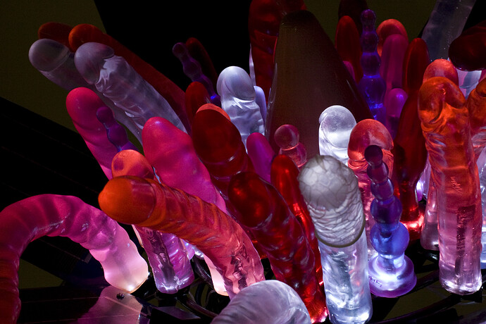 dildo-gang